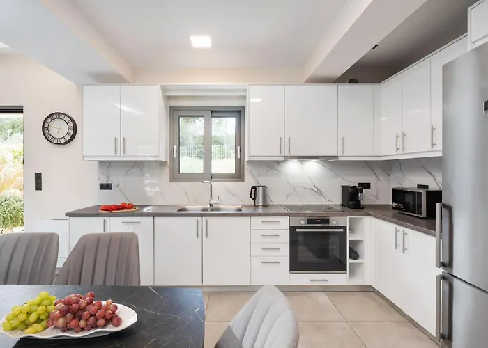 Mateo Stone * Kato Korakiana